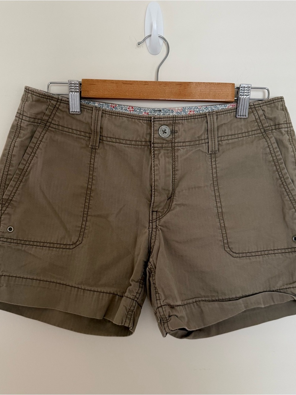 Levi's Olive Utility Patch-Pocket Women's Shorts